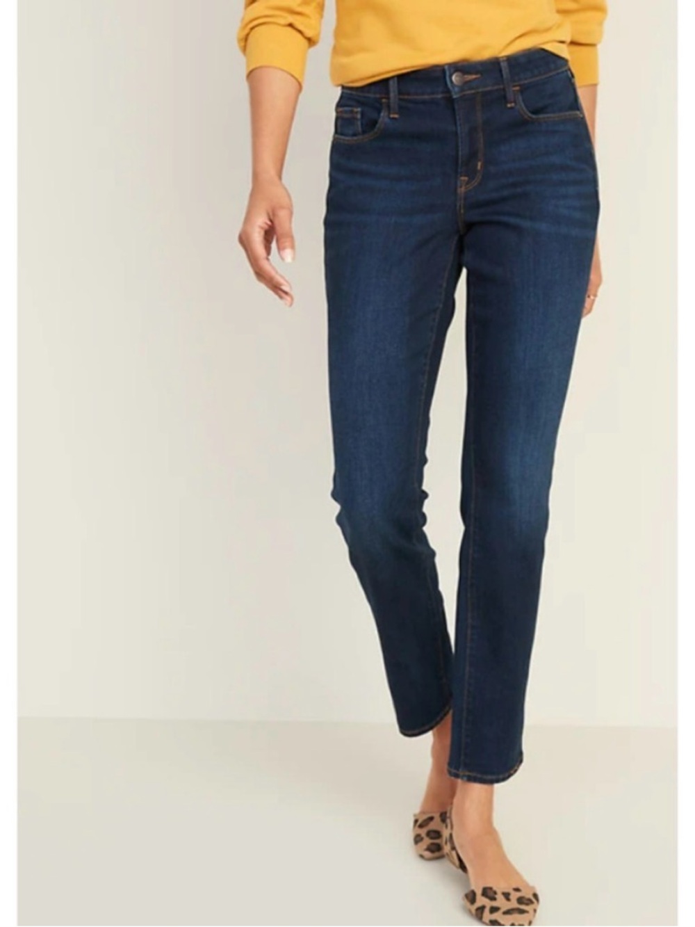 Old Navy Women's Mid Rise Power Slim Straight Jeans in Fern Wash. Size 6